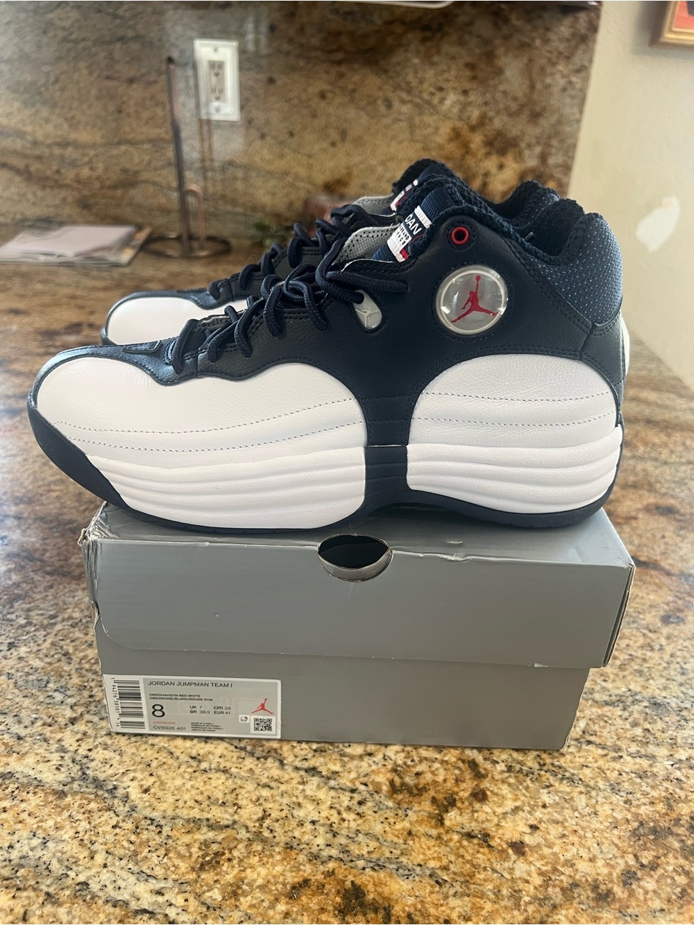 Jordan Jumpman Team 1 White Obsidian Gym Red Men’s Size 8 CV8926-401 With Box